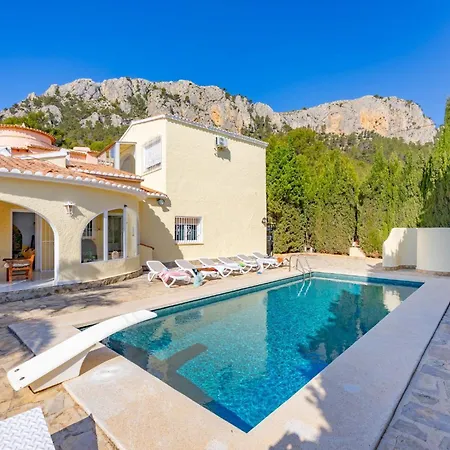 Alicia - Plusholidays * Calp