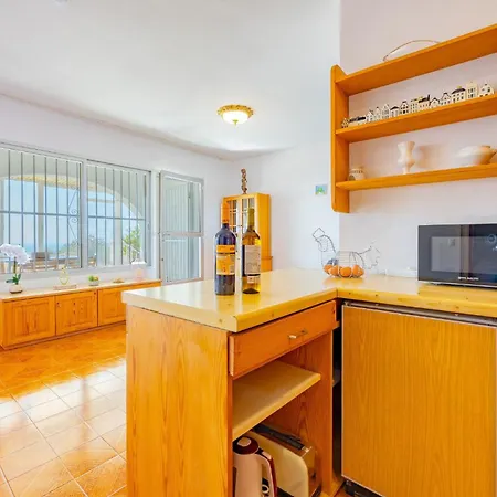 Alicia - Plusholidays Villa *