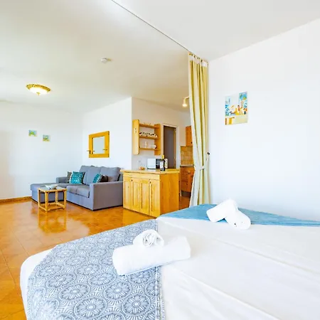 Alicia - Plusholidays *