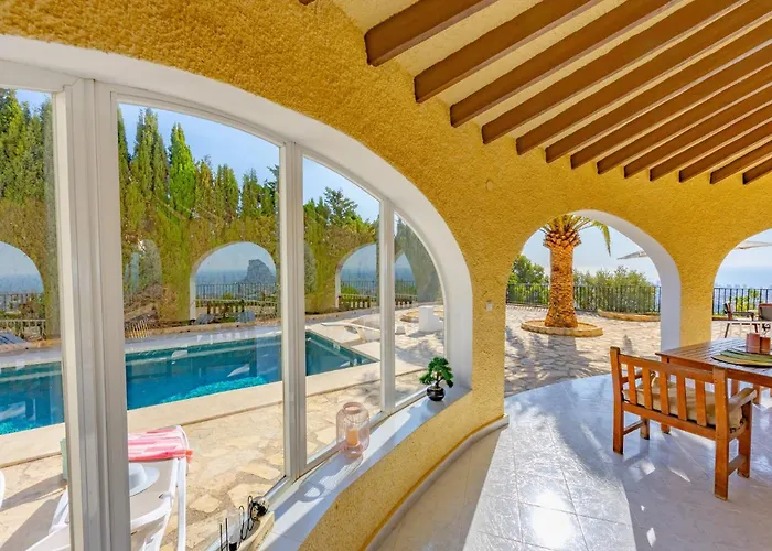 Alicia - Plusholidays Calpe