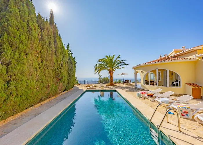 Alicia - Plusholidays * Calpe