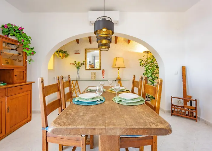 Alicia - Plusholidays * Calpe