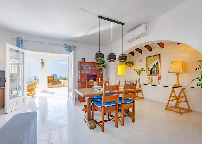 Alicia - Plusholidays Vila